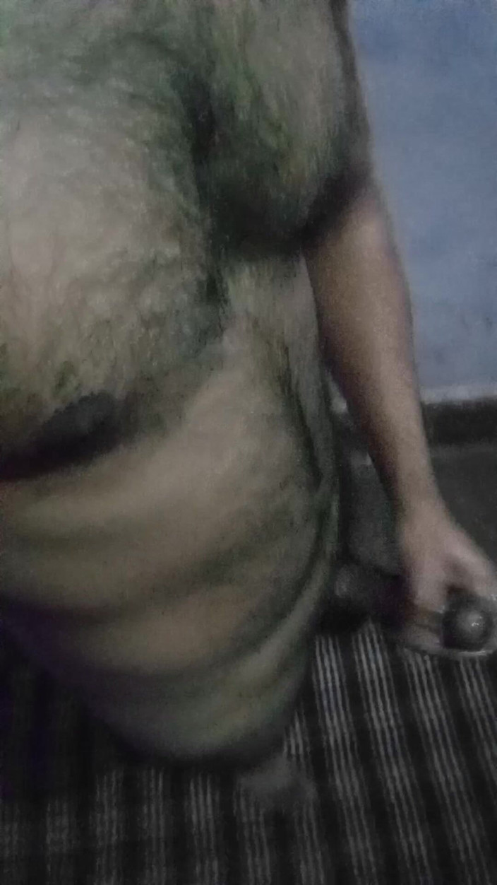 Raaz26d: Delhi il ragazzo olia il grosso cazzo e si masturba...