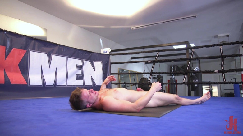 Kink Men Classics: Brian Bonds et Trey Turner, deux mecs musclées se battent...