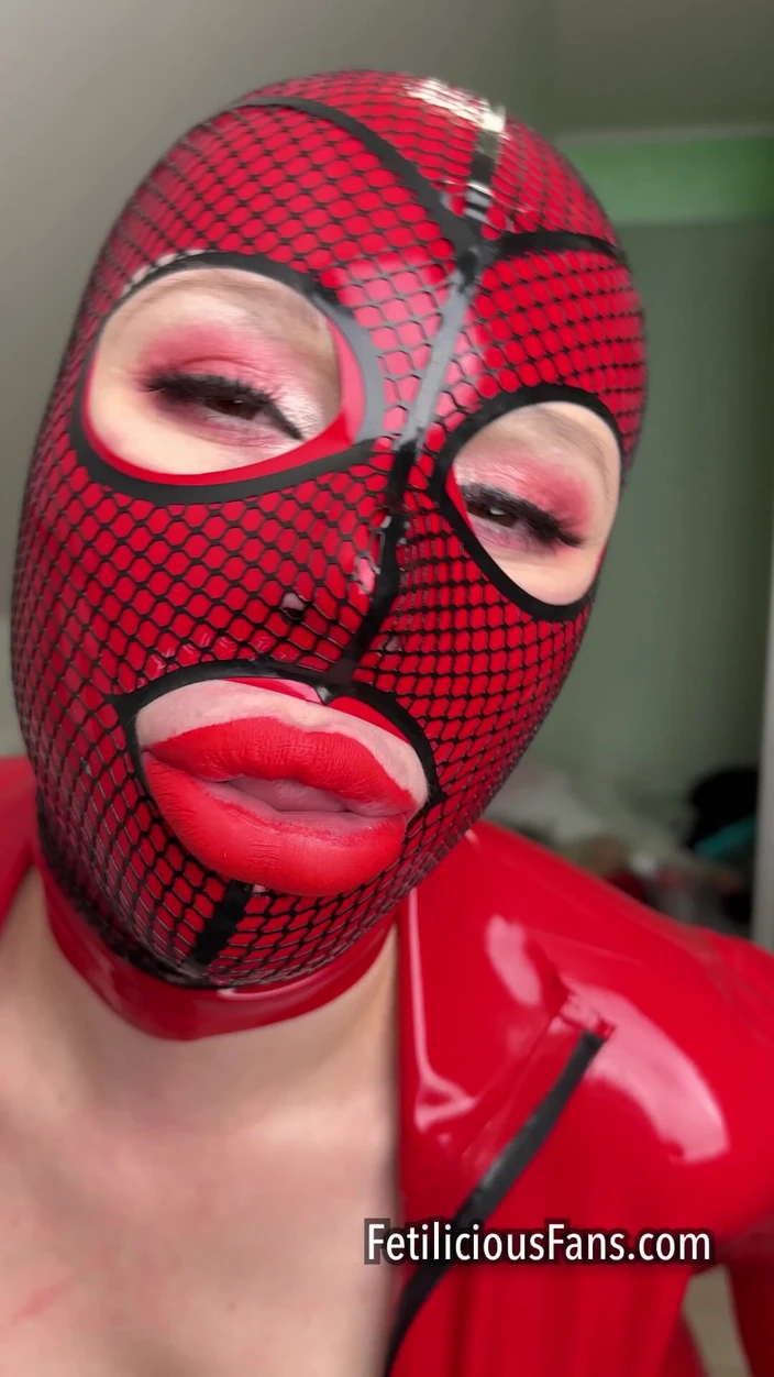 Miss_Fetilicious: Worship Your Latex Queen!
