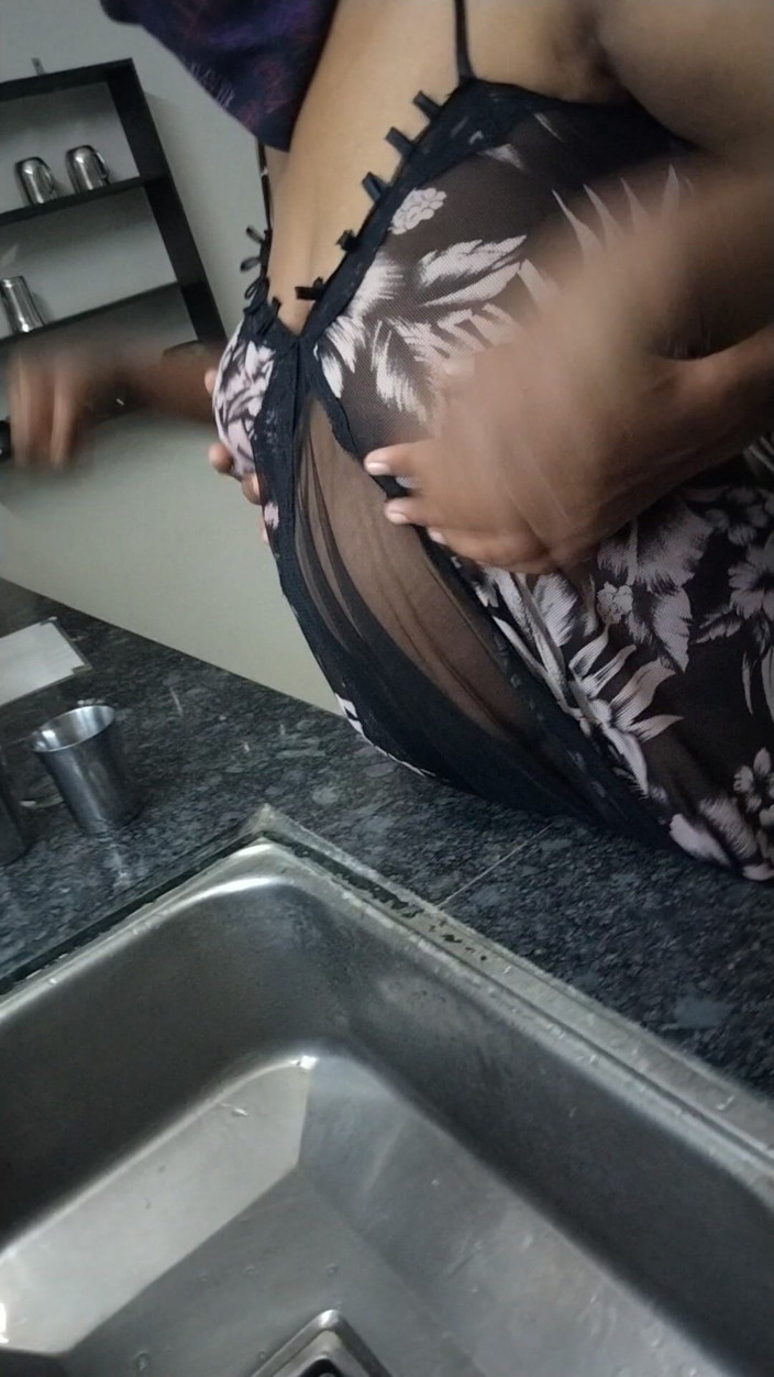 Benita sweety: Kitchen Sex on Morning Time - Talking