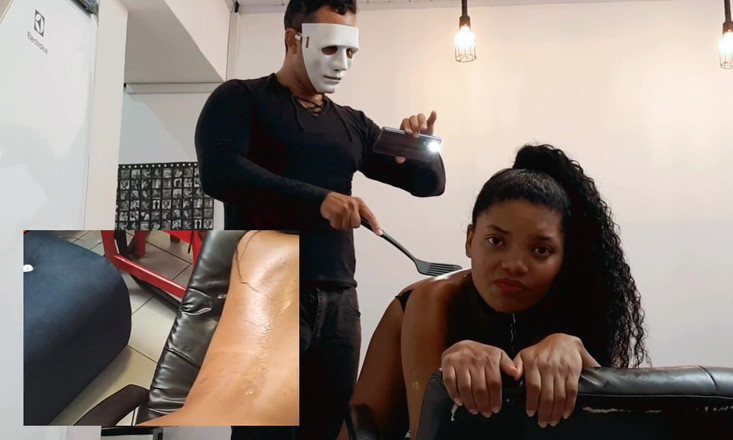 Pietro Montoya: Üvey Kız Kitchen Spatula Ile Ilk Şaplakını Alıyor