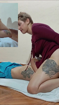 Fața lui este cel mai bun oraș al meu și îmi place să-mi pun fundul mare și fundul mare pe fața lui ca să miroasă totul