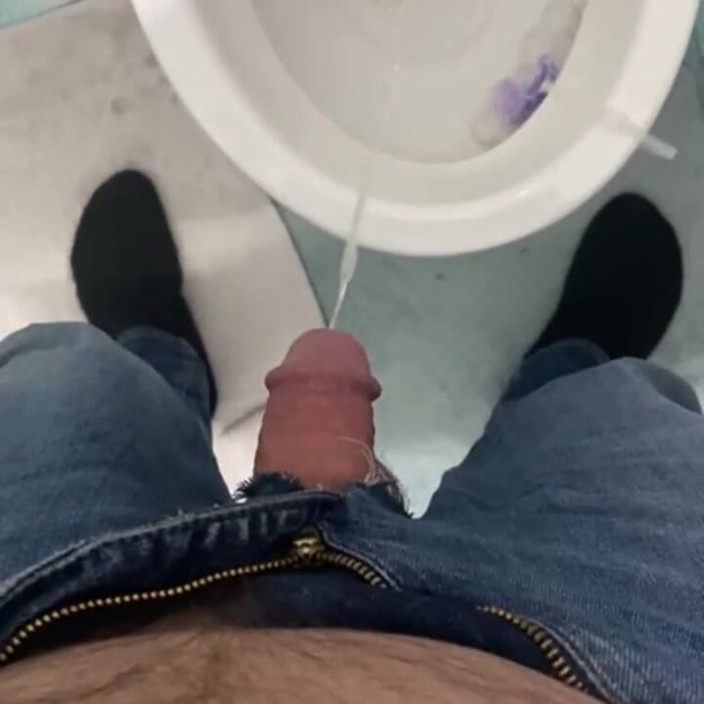 Hakanbeyzade: Turkish Hairy Cock Pee Video