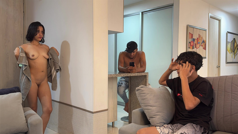BritannySexxx: Meu marido corno não sabe que seu melhor amigo me...