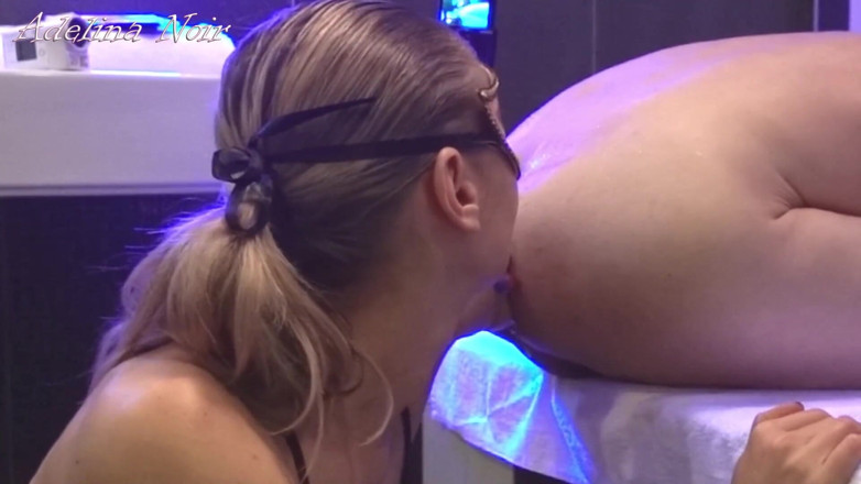 FISTINGQUEEN: Profundo soco fisting sobre cotovelo na borda de uma banheira