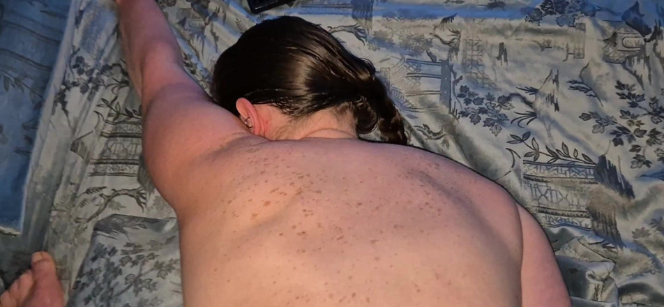 Mr D and Miss C: Sexo anal con mi esposa caliente