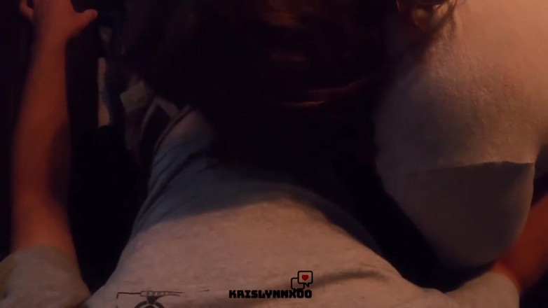 Krislynnxoo: Сосет его член в машине и глотает его сперму!!