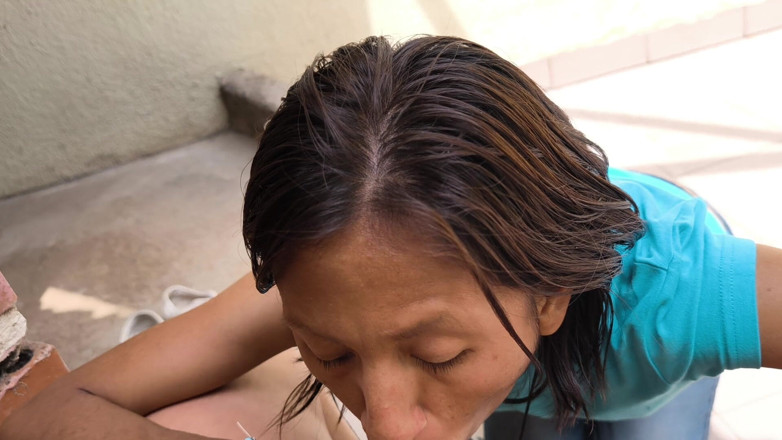 Moo DBOXXX: Alleenstaande moeder snoepverkoper op straat zuigt aan mijn lul