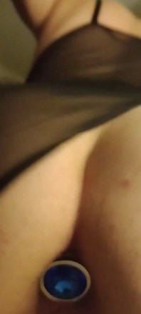 La calda figa di vick tutta arrapante in cerca di un cazzo da buttare il latte nella sua figa