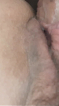 POV detailní záběr na obří klitoris Mlácení na hlavu koulemi mého manžela.