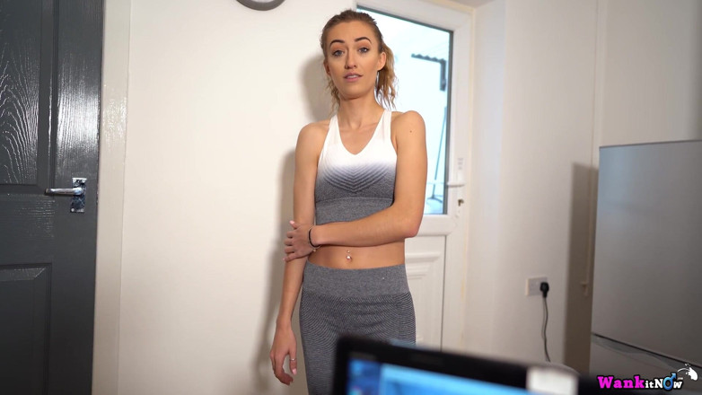 Wank it Now: Rose R - přistižena při kouření ptáka