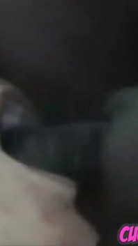 Rto 戴绿帽子的熟女被 6 bbc 公牛性交