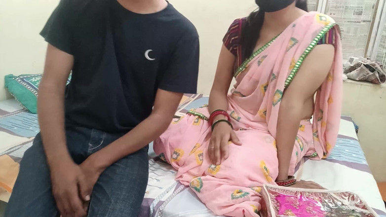 Yourdidipriya: Begaafde beha en panty aan Bhabhi op haar verjaardag en...
