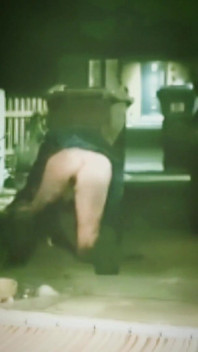 โชว์ก้นข้างนอก (สนามหน้าบ้าน)
