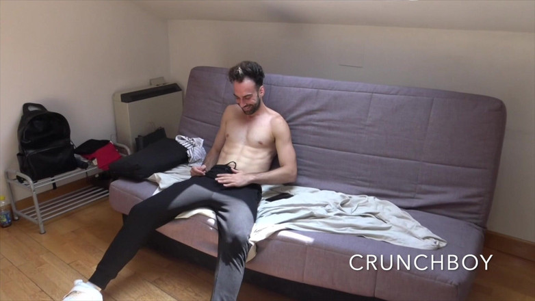 THE BIG BULGE STUDIO: 2492 Un Français se fait baiser à Madrid par 2 Seyx Boys