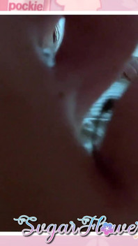 POV : Tu adores et tu éjacules sur mes pieds puants