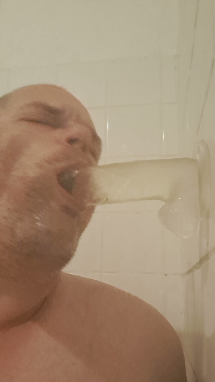 Fickspecht: Sucking Round in the Bathroom