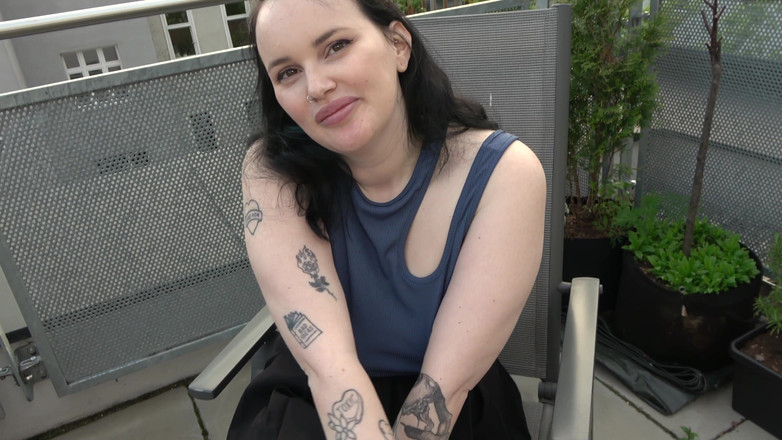 German Amateur Desire - ORRANGE MEDIA: Dikongkek begitu keras, katil rosak