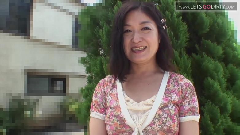 VintageXMovies: 饥渴熟女享受阴蒂被巨大的振动器摩擦