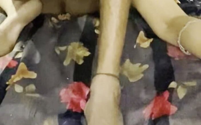 Madhya Sangeeta: Bharat Bhabhi sex mit hausdienerin