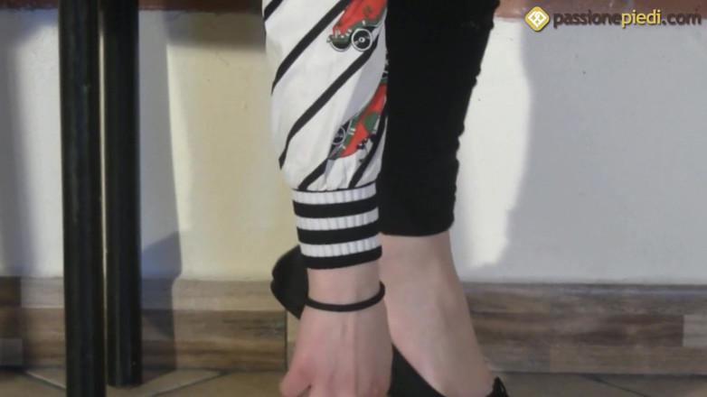 Foot Fetish HD: Bianca, den sötaste tonåringen leker med fötterna