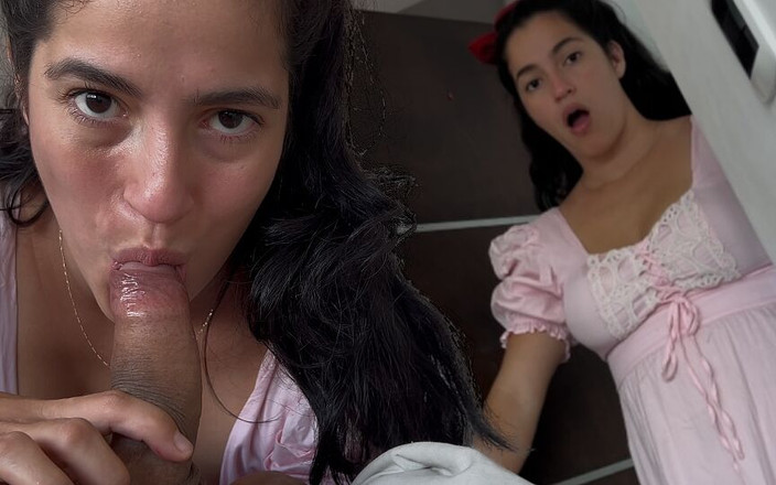 NamiQseiiin: 饥渴的继母骑在我的鸡巴上