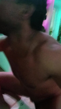 Conocí a esta princesa en la playa y ella me invitó a pasar un buen rato