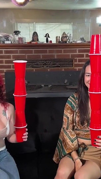 Chi sarà l'ultimo giocatore della Sfida di Strip Cup in piedi?