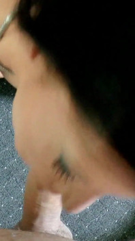 นมยักษ์ MILF เงี่ยน POV โดนแตกคาหัวนม
