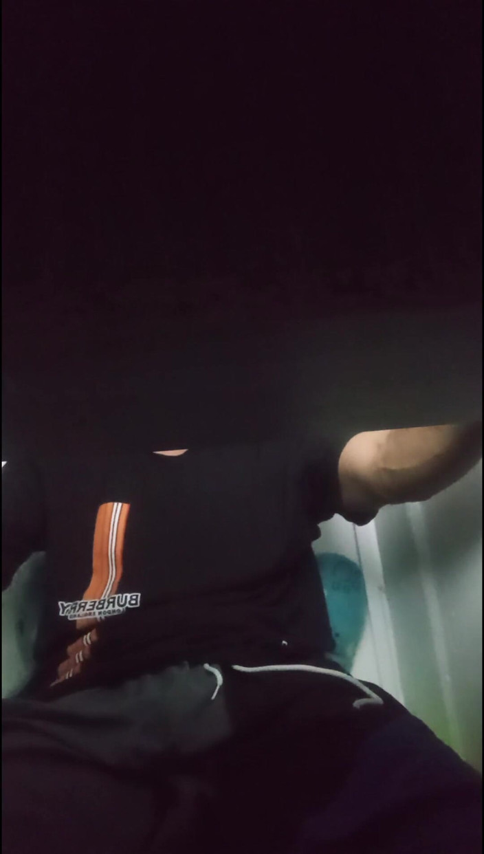 Jhonbahh: Behind the Desk