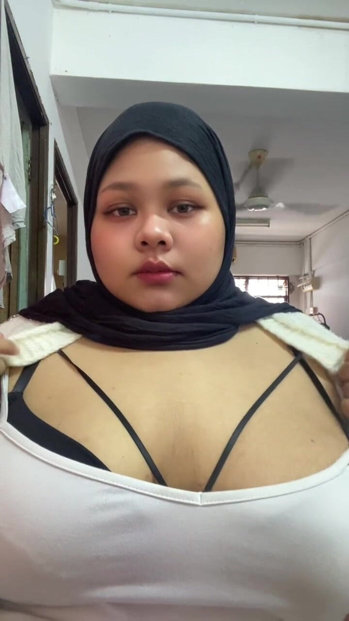 AJSXX99: Ocensurerad hijabimassage stor titty