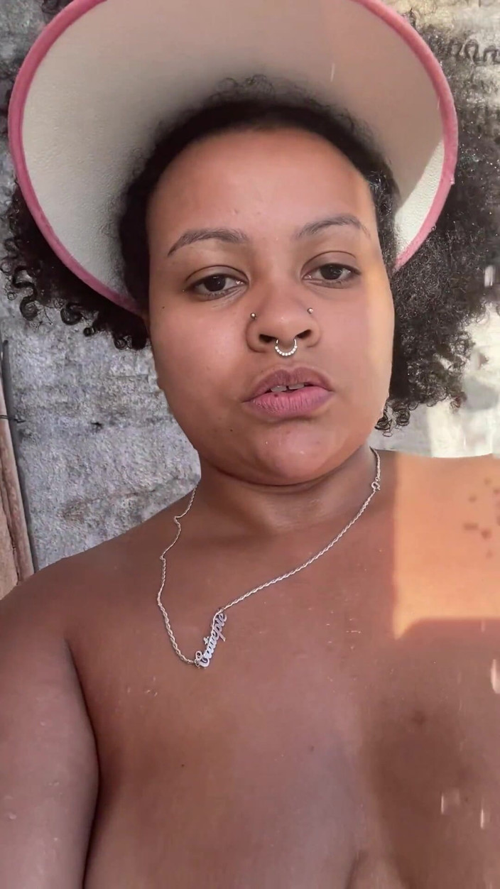 Cutiepiie Chubby: BBW dusche draußen