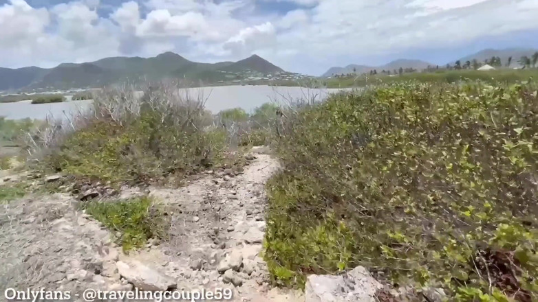 Dream Justin: Une pute se fait baiser dehors par des inconnus et...