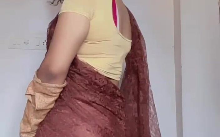ModelMona14: Mona Bottom Crossdresser Saree