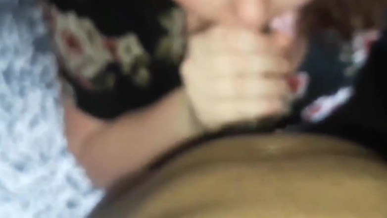 Real homemade BBW BBC porn: Nos meus joelhos chupando bbc fodendo minha boca