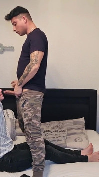 Tvrdě jsem ošukal svou gay děvku a holou do zadku