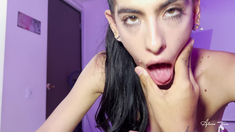 Alicia Trece: Grabé a Mi Hermanastra Mientras Le Metí Mi Polla En...