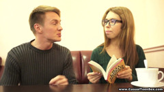 Casual Teen Sex: Gözlüklere boşalma ile seks