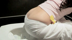 Slutty Milf: Cewek sange rambut cokelat nyepong kontolnya habis-habisan