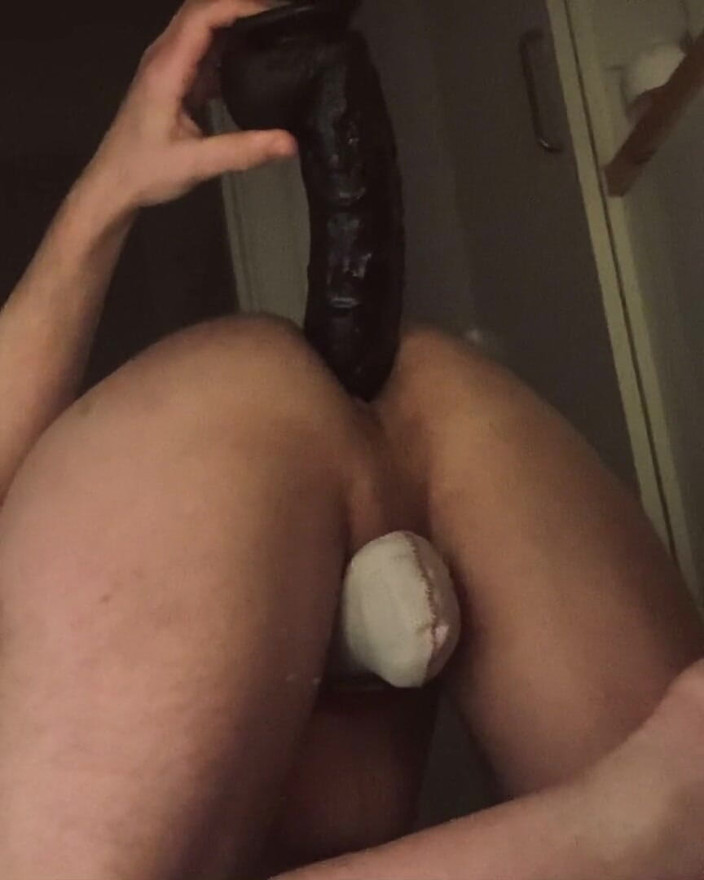 My cursed hole: Огромный дилдо