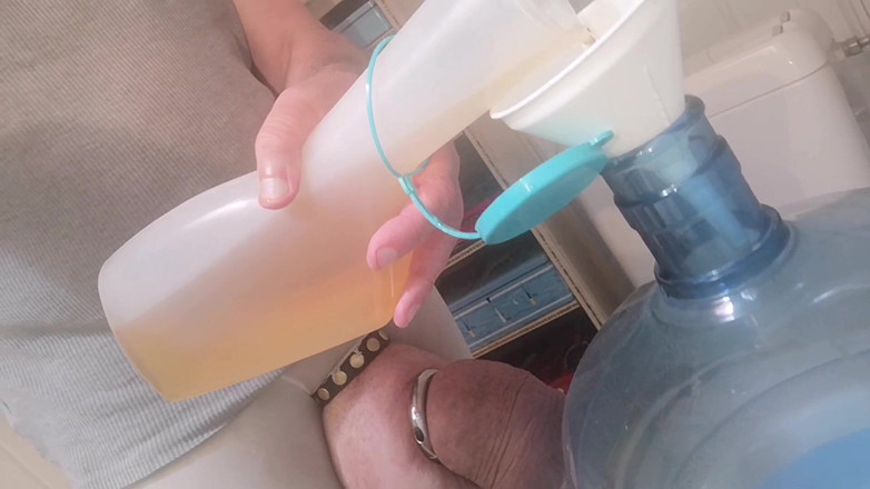 Monster_Meat_: 오줌 싸기