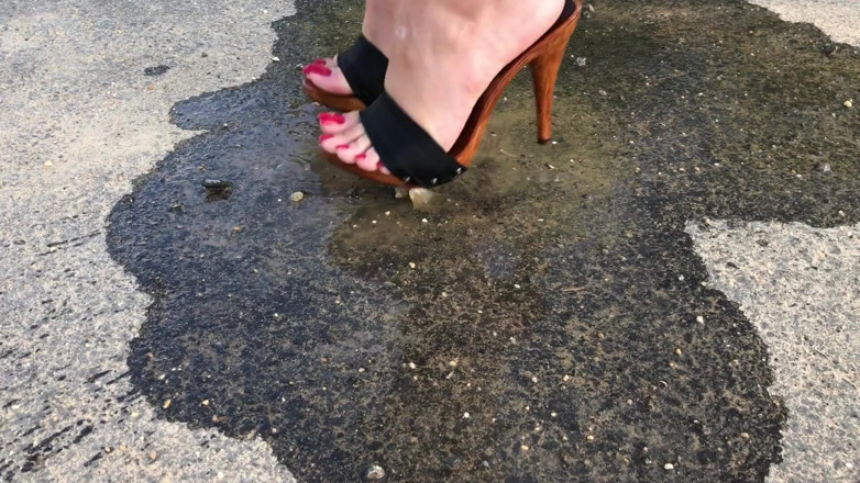 Goddess Lena: Hieldouche