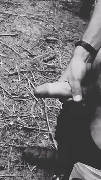 Influencer terkenal ejakulasi di hutan
