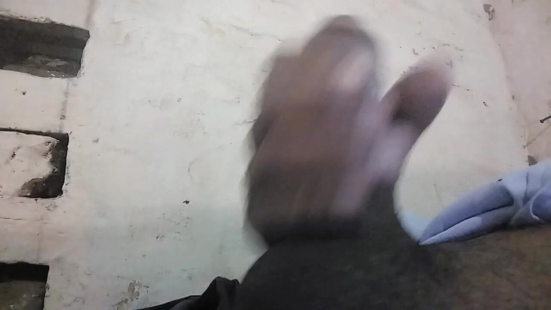 A_k_93152: Người mẫu hàng đầu cu