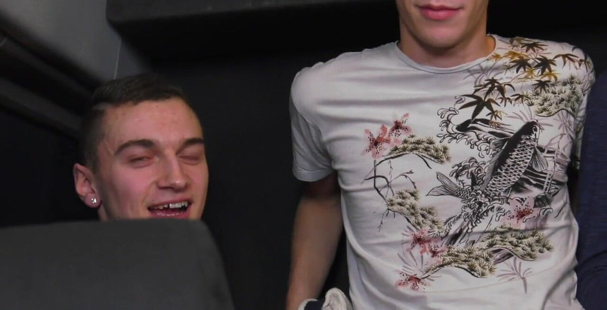 Crunch French bareback porn: 2731 Gangbang com garoto francês em O Ônibus na Estrada Paris