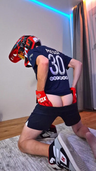V tomto oblečení jsem se cítila sexy, tak jsem se rozhodla vypustit nějaké horké sperma