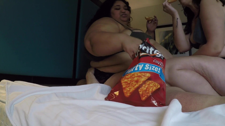 Full Weight Productions: Avery &amp; April feast in bed while smashing him