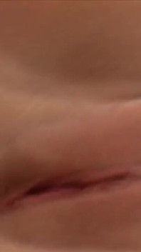 Anál a šukání do obličeje pro brunetku