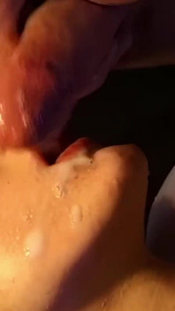 Sexy lesbičky Divoké lízání kundičky a cum kiss orgie