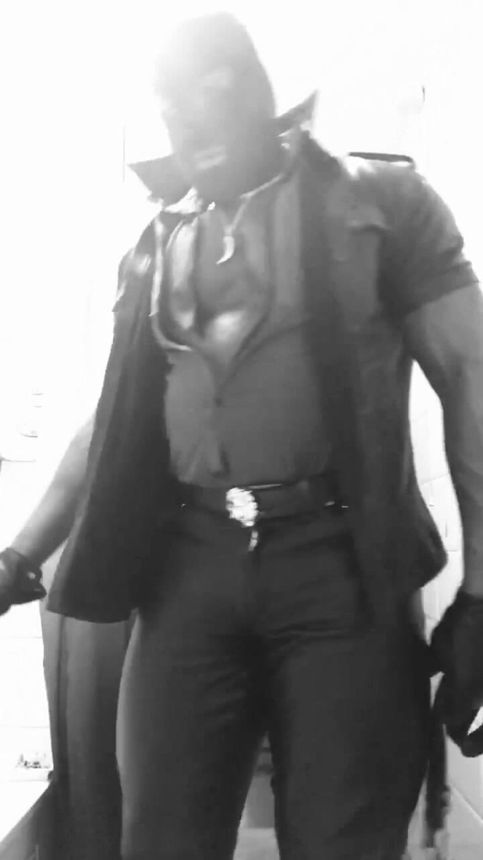 Black mature kinky muscle: Wütender leder-verbaler Rant